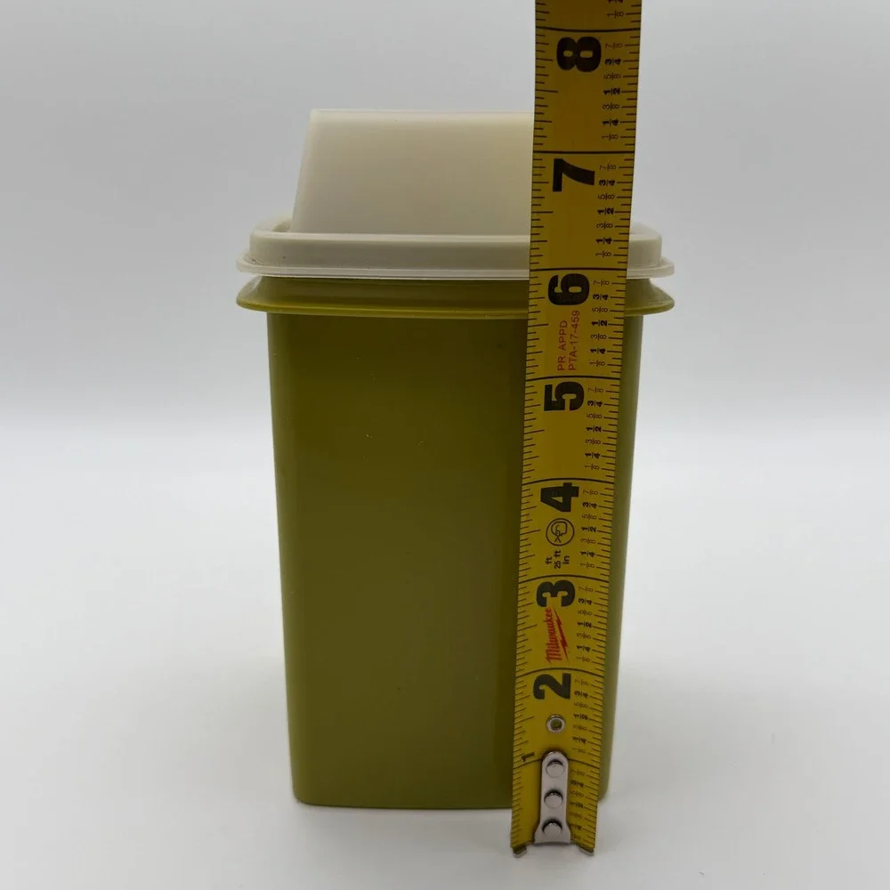 Tupperware vintage avocado